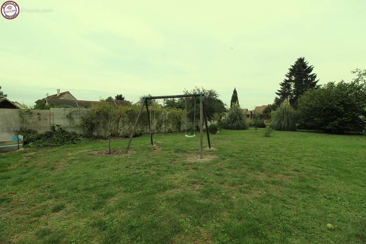 Maison à COURCELLES-SUR-SEINE