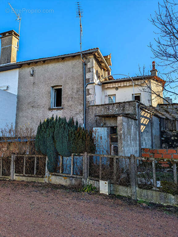 Maison à ARPAJON-SUR-CERE