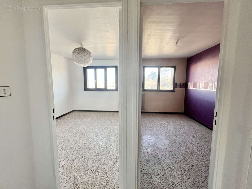 Appartement à MARSEILLE-3E