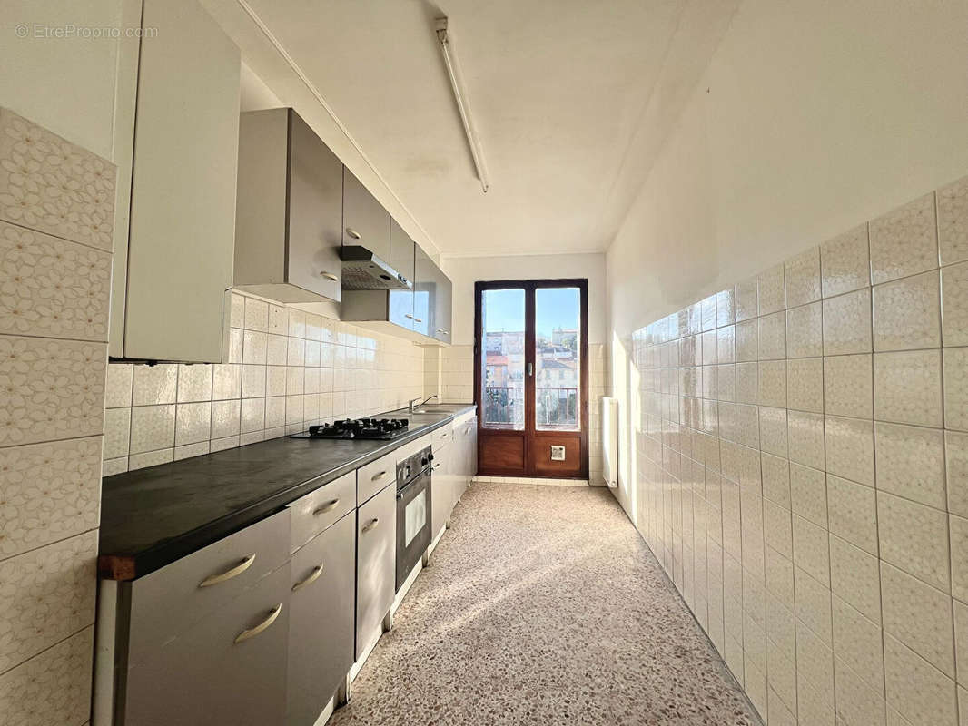 Appartement à MARSEILLE-3E