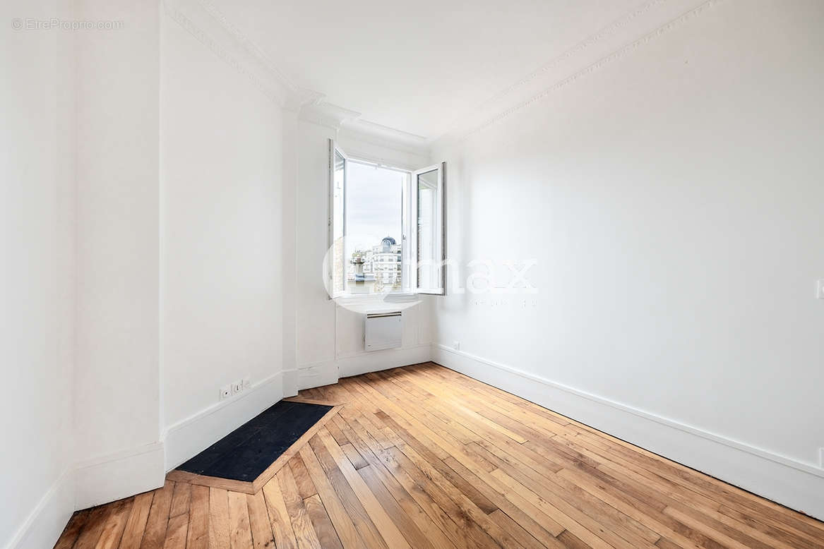 Appartement à LEVALLOIS-PERRET