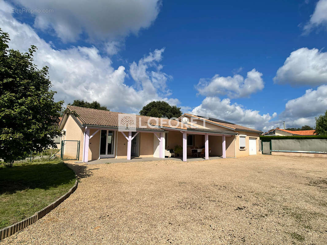 Maison à SAINT-TRIVIER-SUR-MOIGNANS