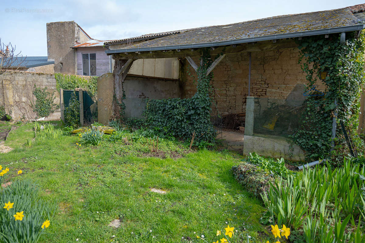 Maison à MIREBEAU