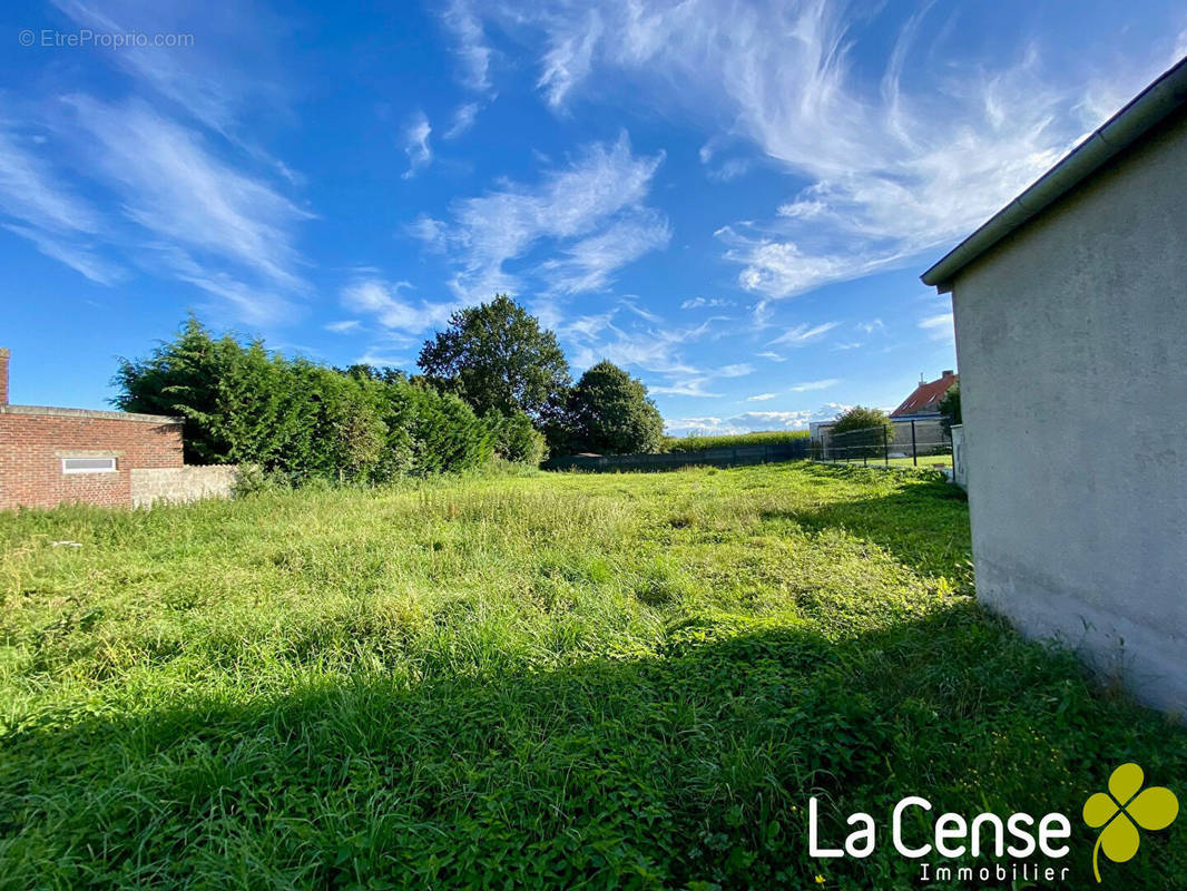 Terrain à CAMPHIN-EN-PEVELE