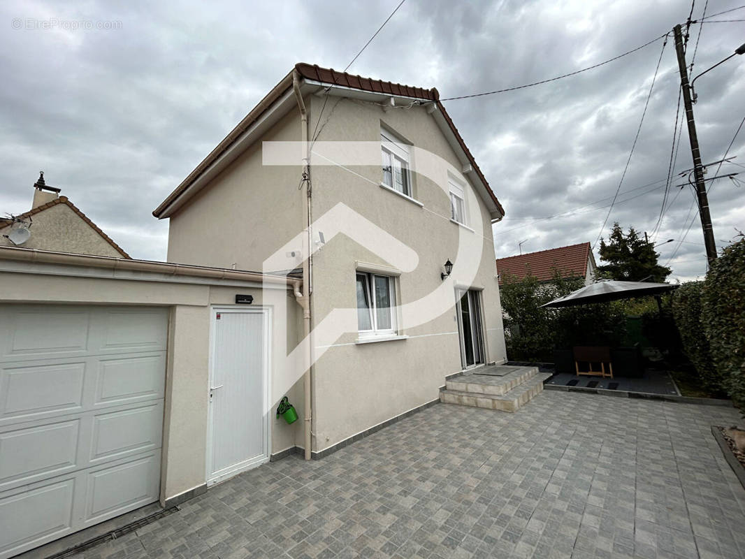 Maison à MONTIGNY-LES-CORMEILLES