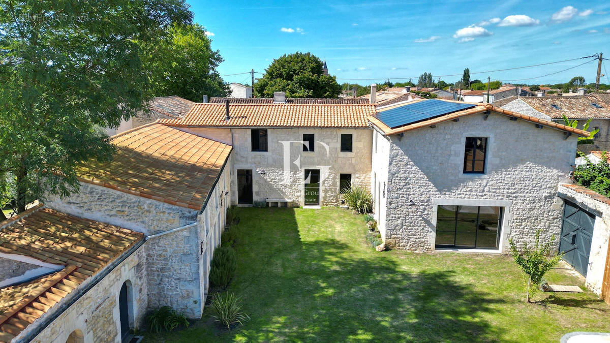 Maison à NIEULLE-SUR-SEUDRE