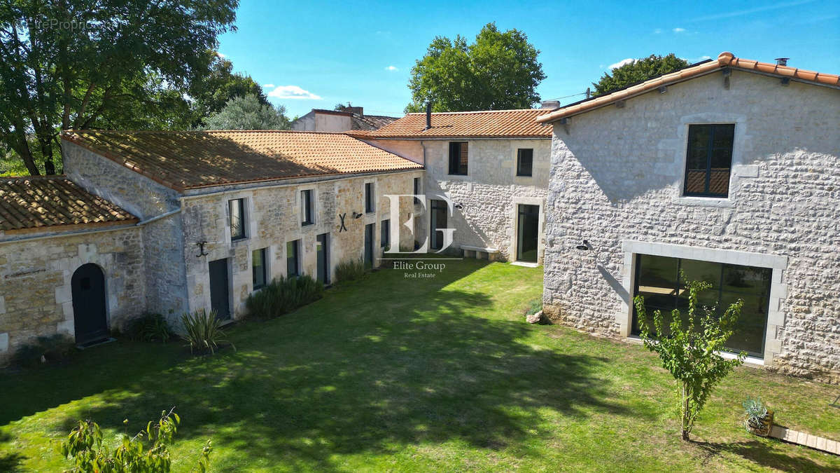 Maison à NIEULLE-SUR-SEUDRE