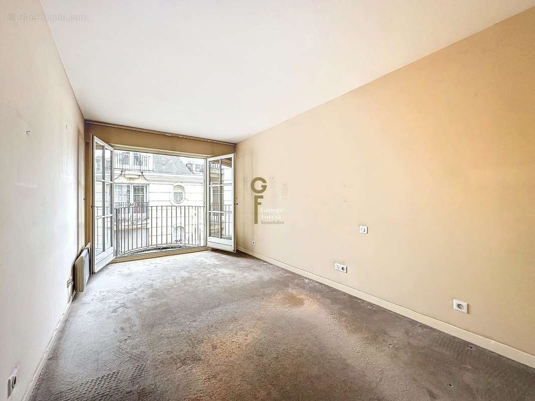 CHAMBRE AVEC BALCON - Appartement à LILLE