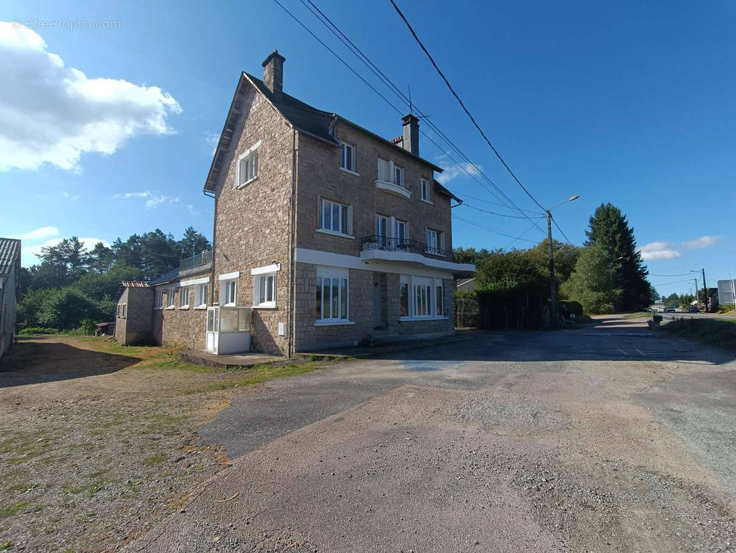 Maison à EYREIN