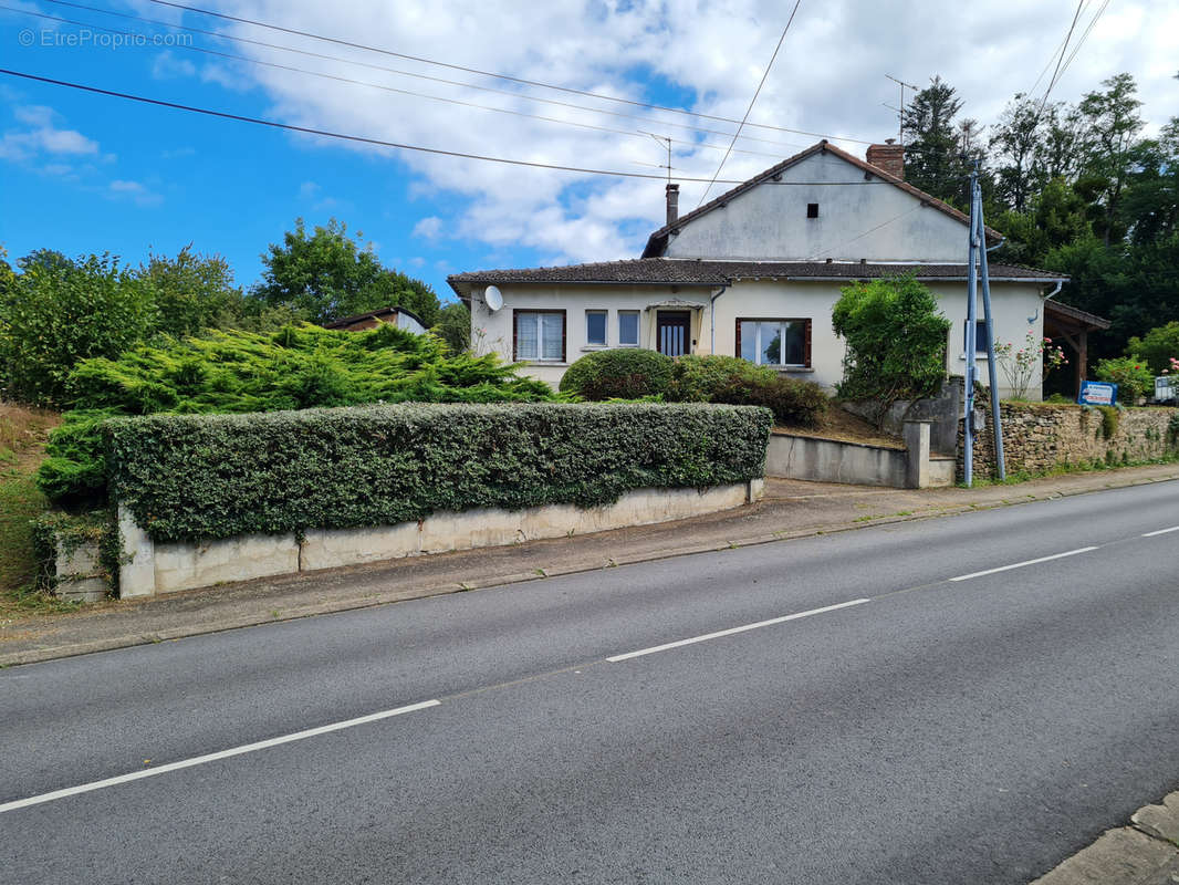 Maison à NEUVIC-ENTIER