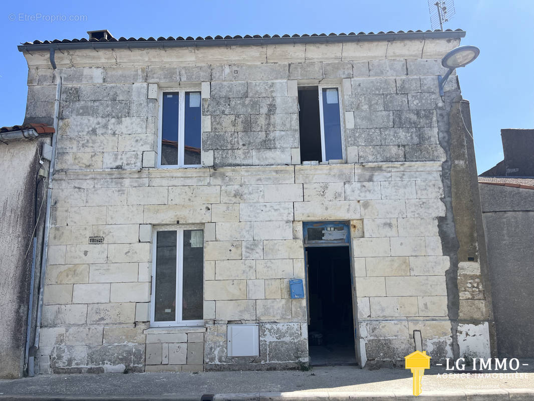 Maison à MORTAGNE-SUR-GIRONDE