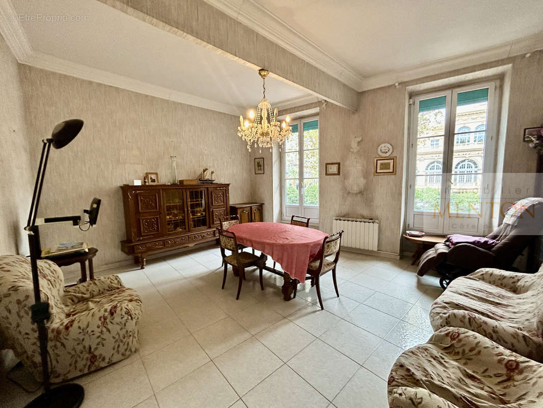 Appartement à MENTON