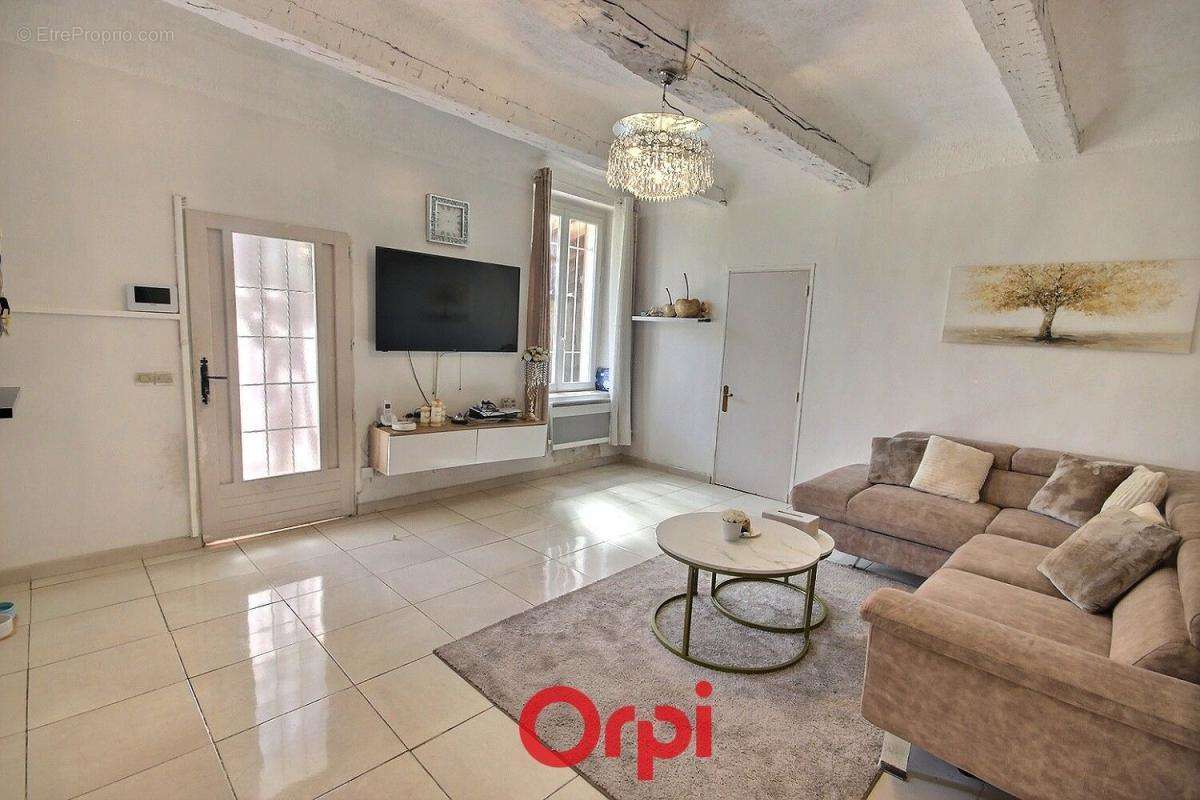 Appartement à MARSEILLE-11E