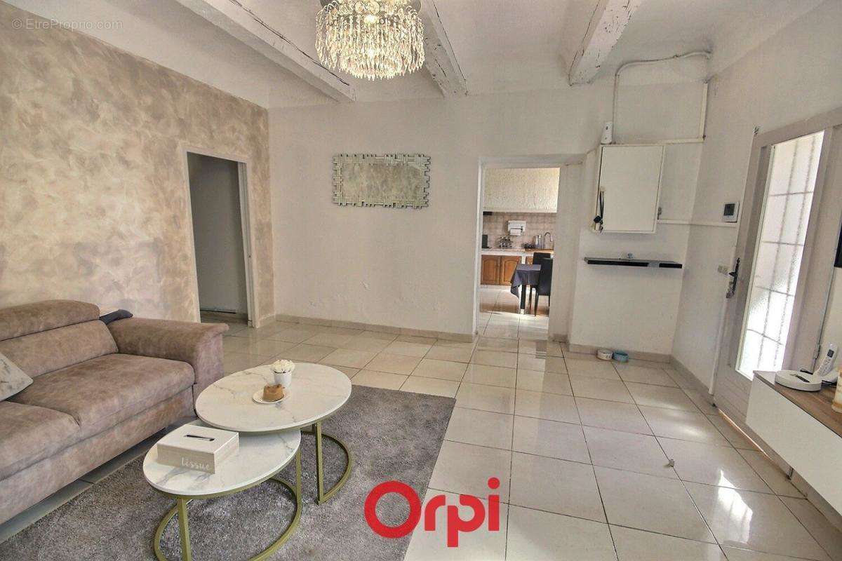 Appartement à MARSEILLE-11E