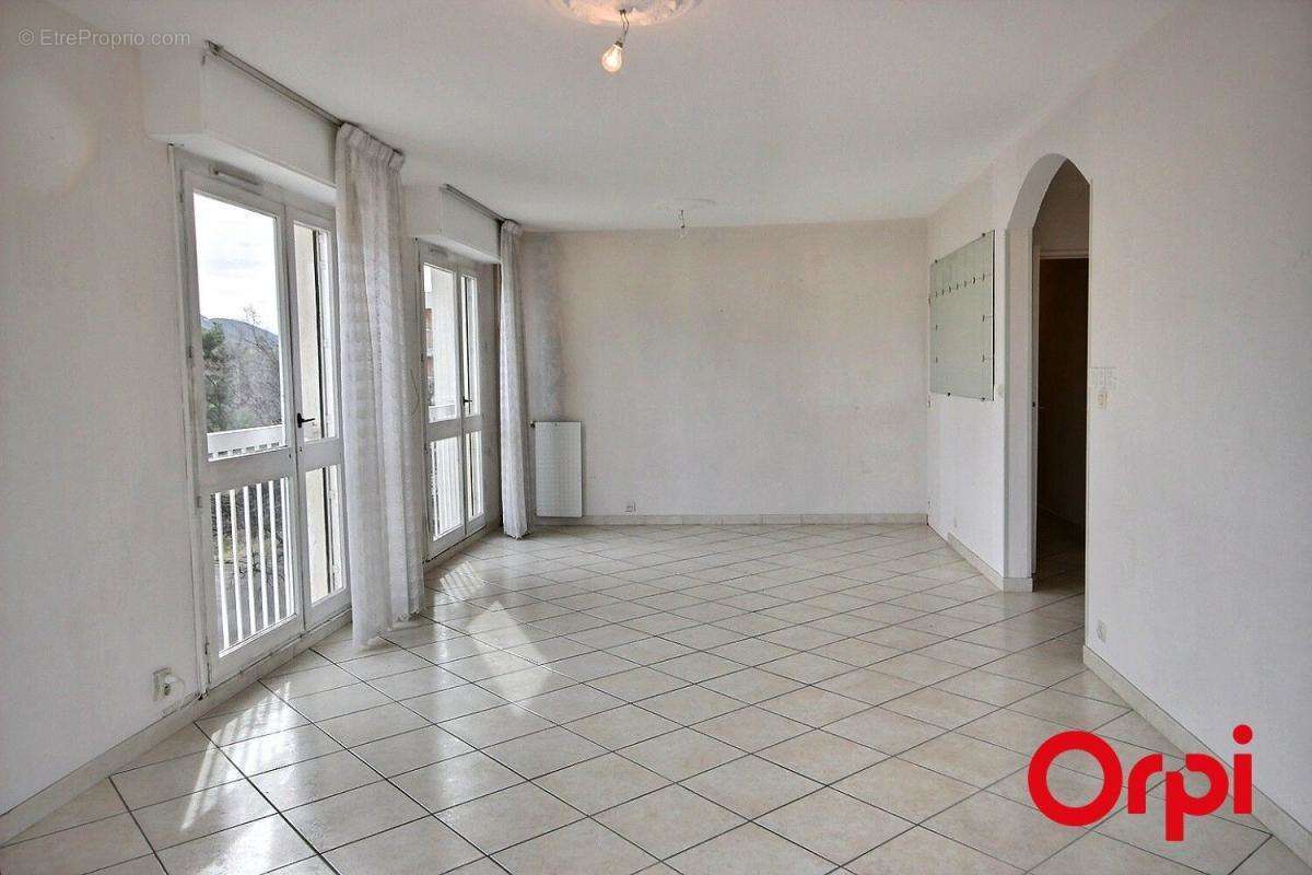 Appartement à MARSEILLE-10E