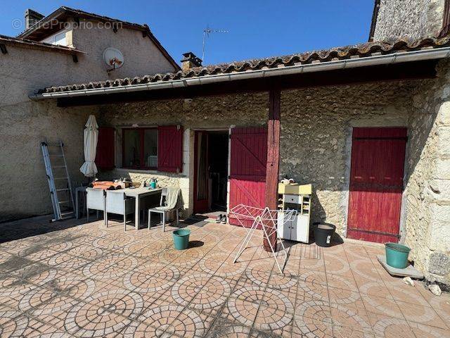 Appartement à SAINT-ASTIER