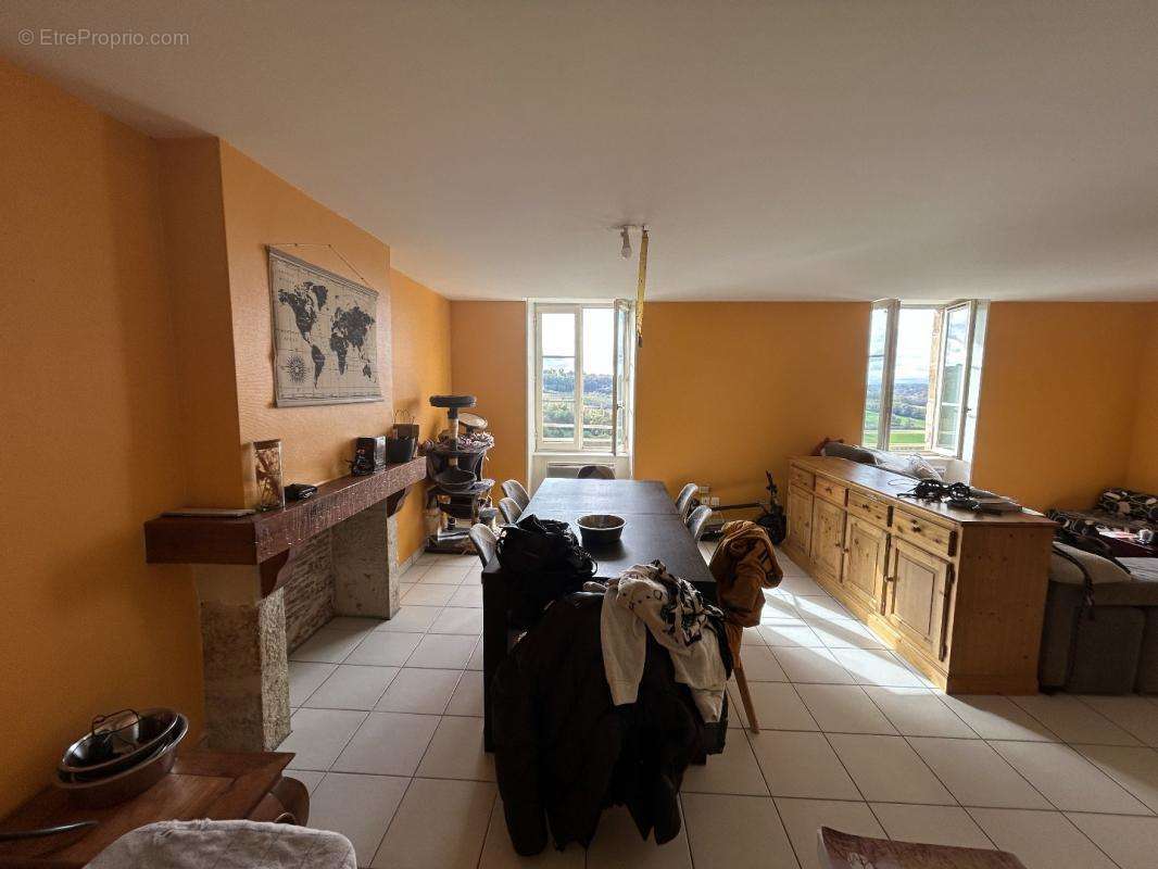 Appartement à AYEN