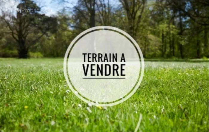 Terrain à AVELIN