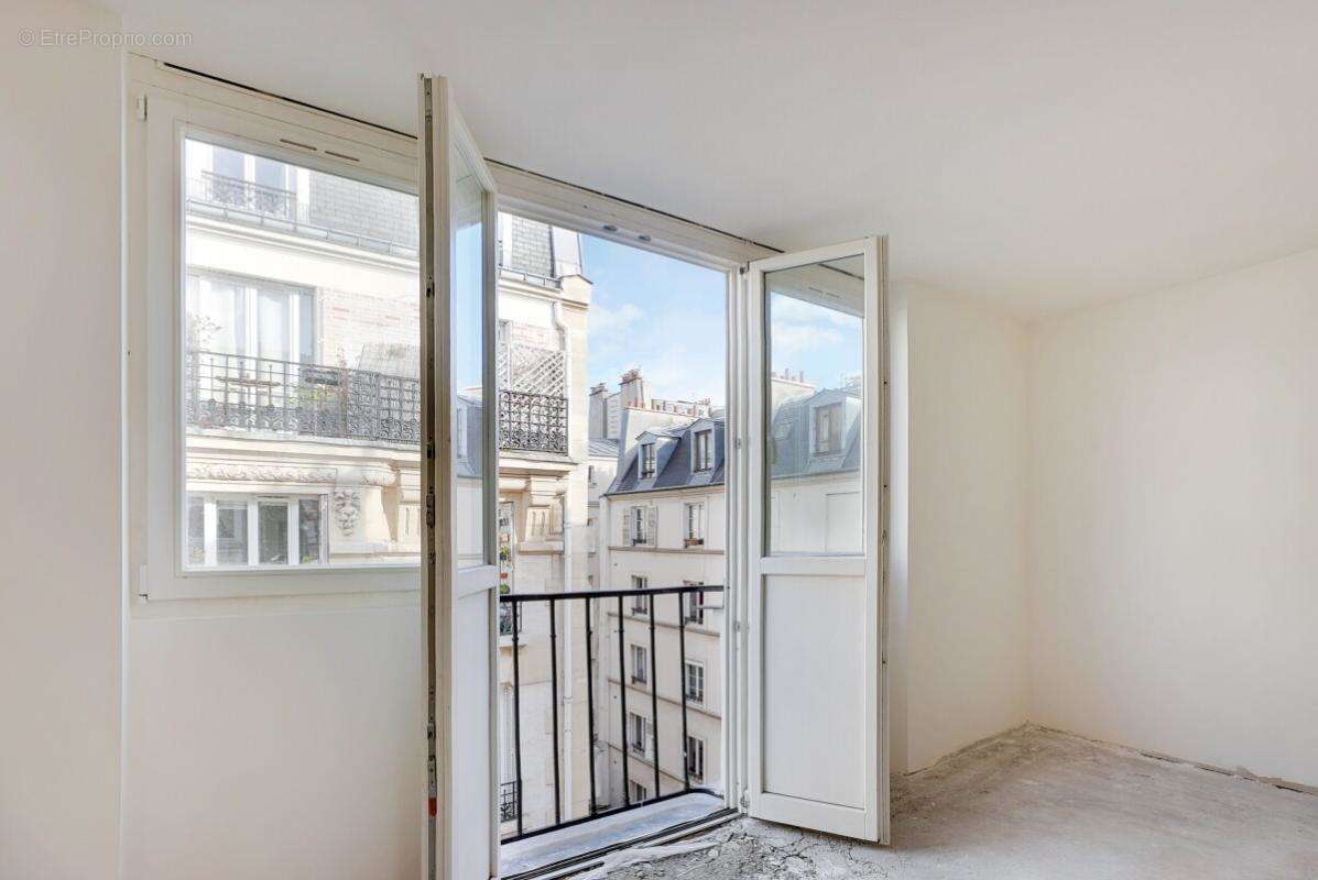 Appartement à PARIS-18E