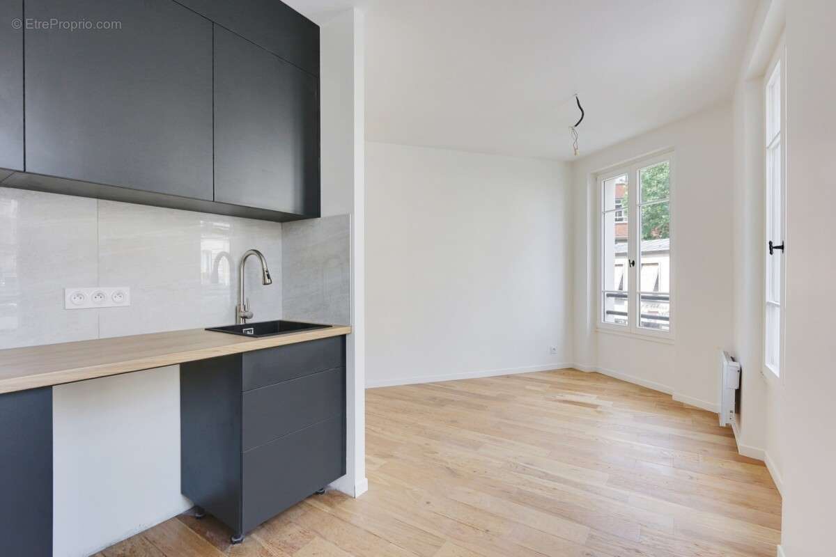 Appartement à PARIS-18E