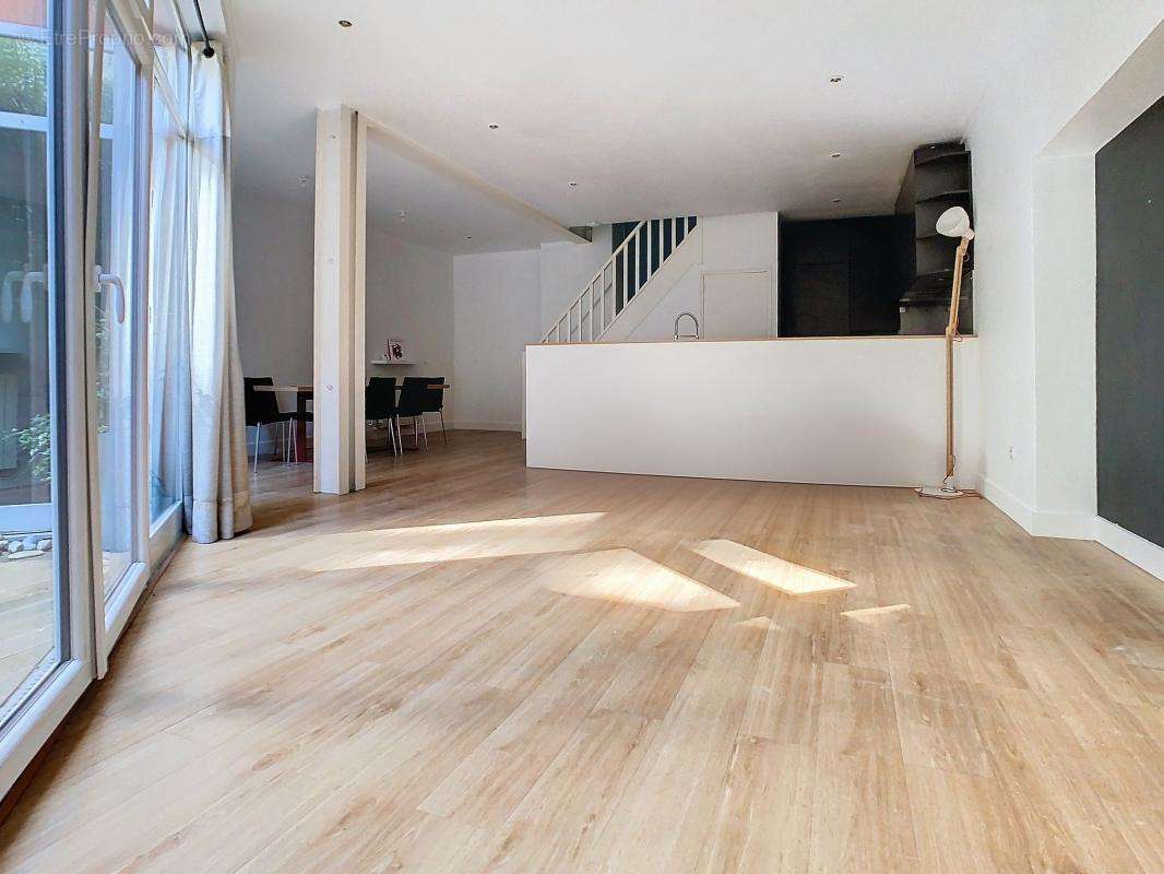 Appartement à ISSY-LES-MOULINEAUX