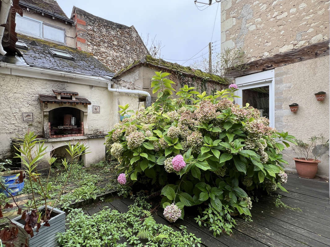 Maison à YZEURES-SUR-CREUSE