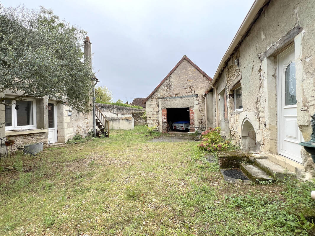 Maison à YZEURES-SUR-CREUSE