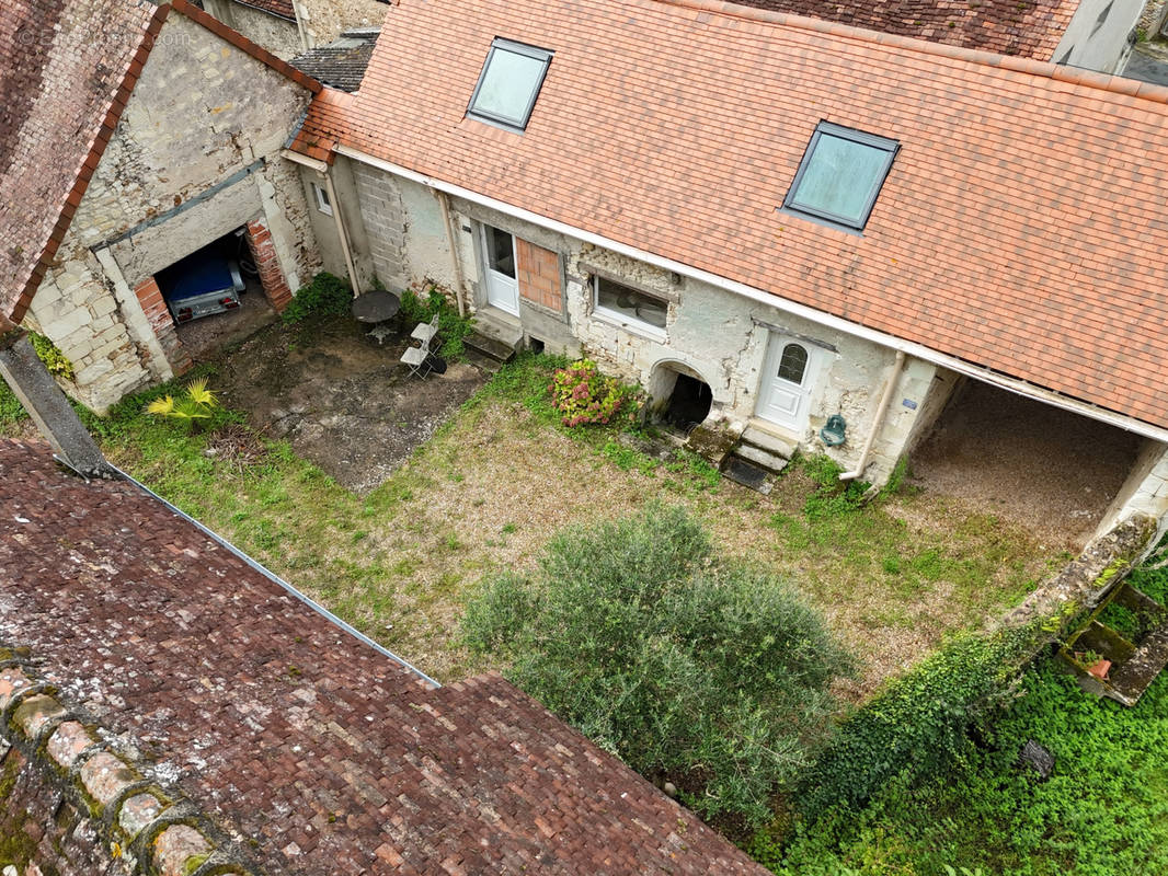 Maison à YZEURES-SUR-CREUSE