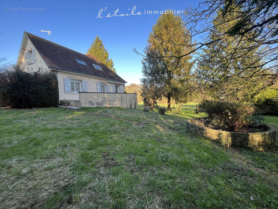 Maison à SAINT-HILAIRE-LE-CHATEL