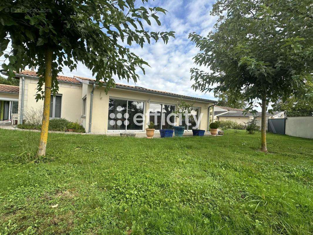 Maison à MOULIS-EN-MEDOC