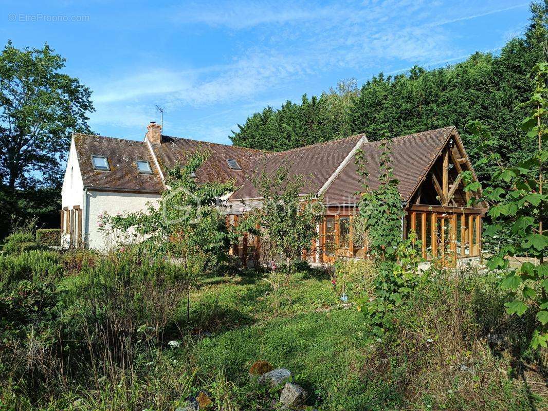 Maison à SAINT-LEGER-EN-YVELINES