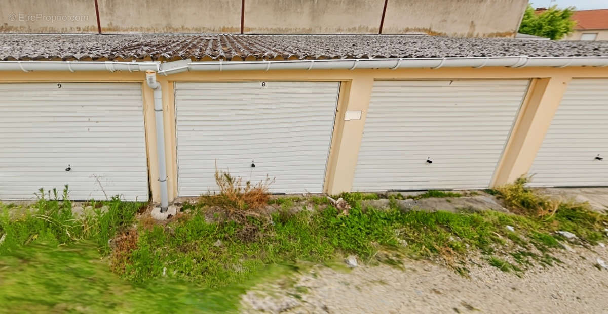 Parking à CHALONS-EN-CHAMPAGNE