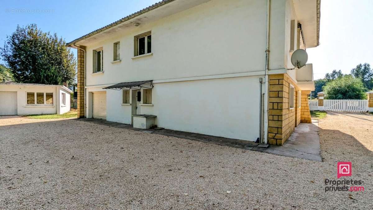 Maison à SAUVETERRE-LA-LEMANCE