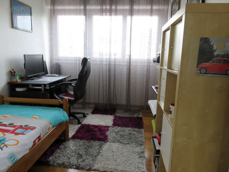 Appartement à GENNEVILLIERS