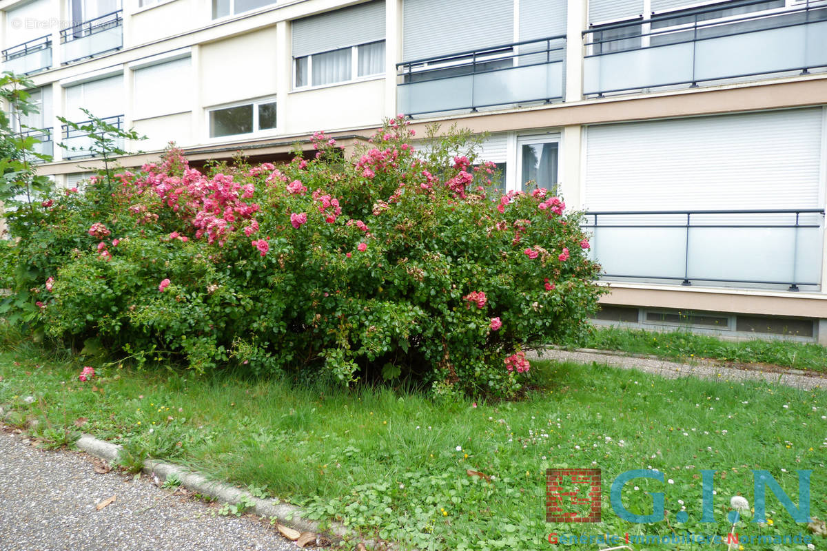 Appartement à MONT-SAINT-AIGNAN