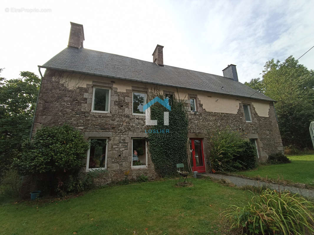 Maison à MONTBRAY