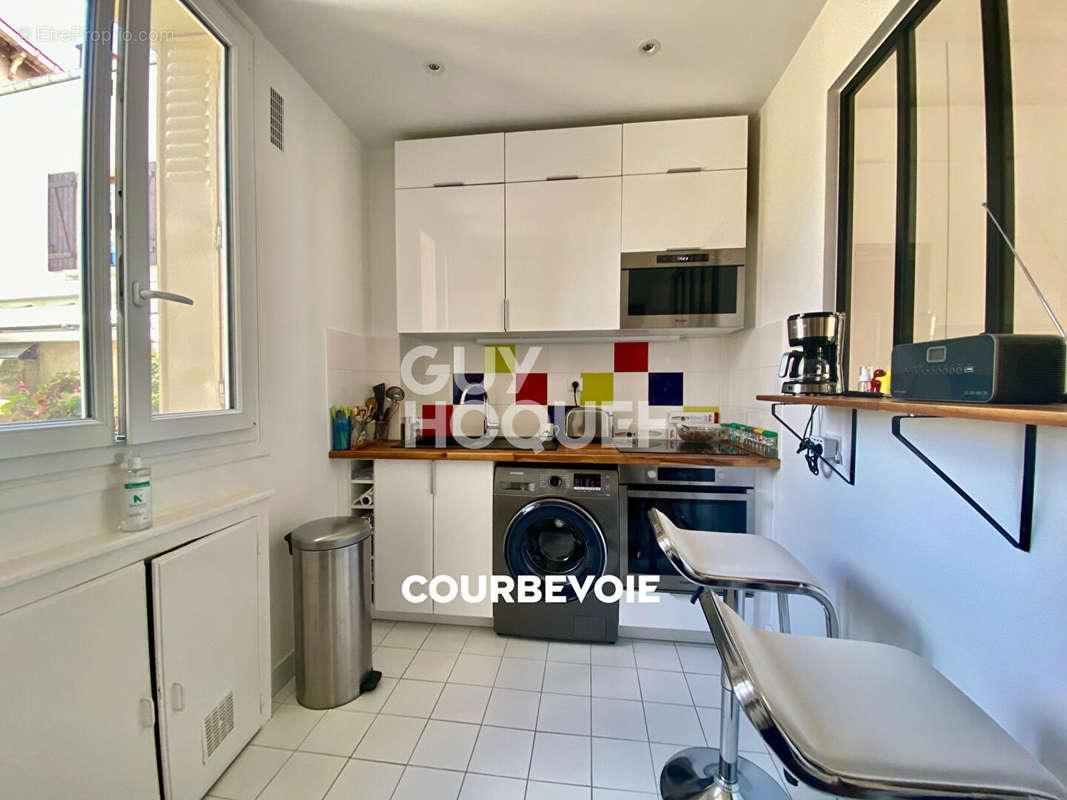 Appartement à COURBEVOIE