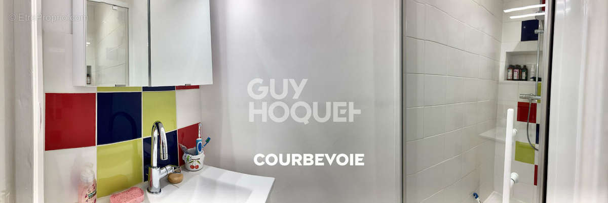 Appartement à COURBEVOIE