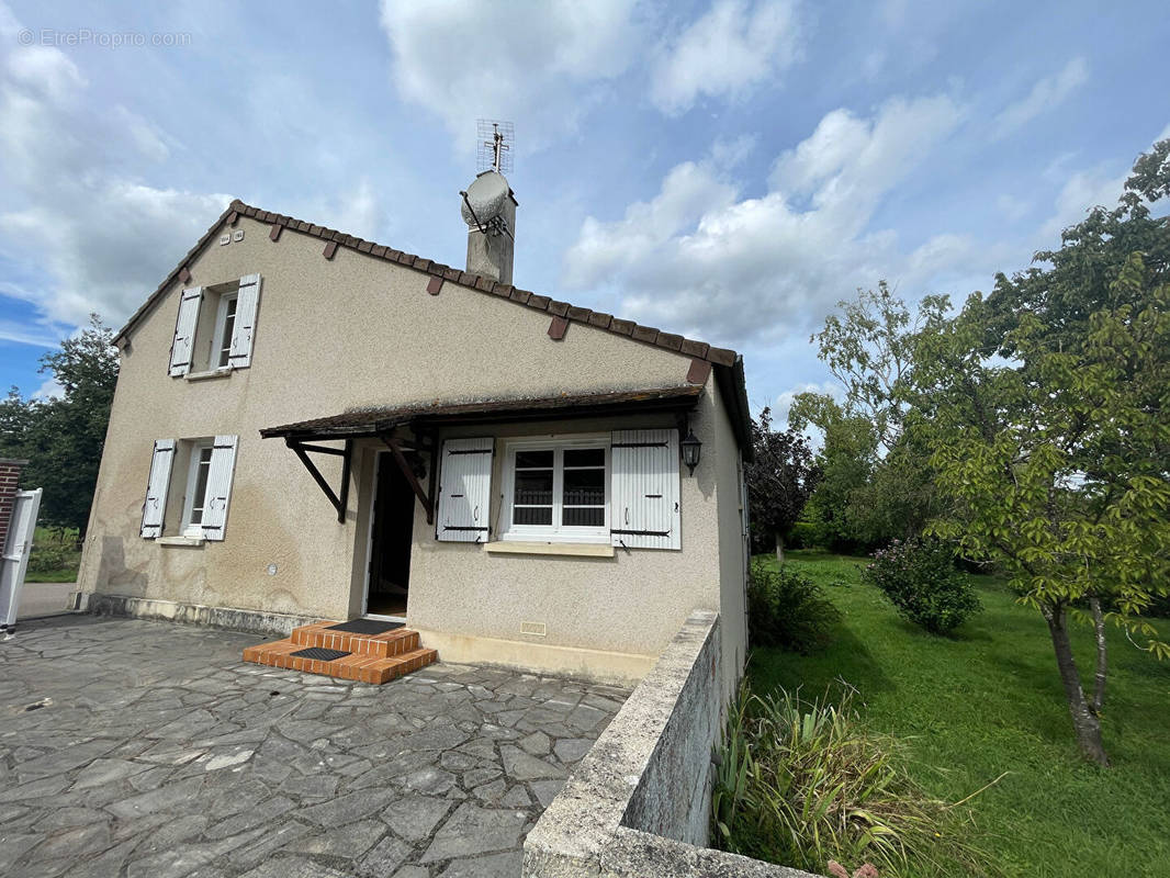 Maison à SAINT-PIERRE-DU-VAUVRAY