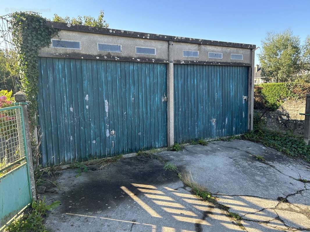 garages - Maison à PONT-D&#039;OUILLY