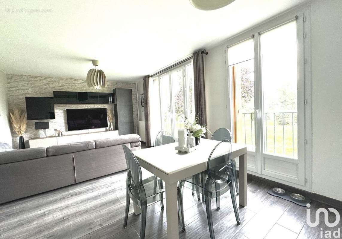 Photo 3 - Appartement à SAINT-GERMAIN-LES-ARPAJON