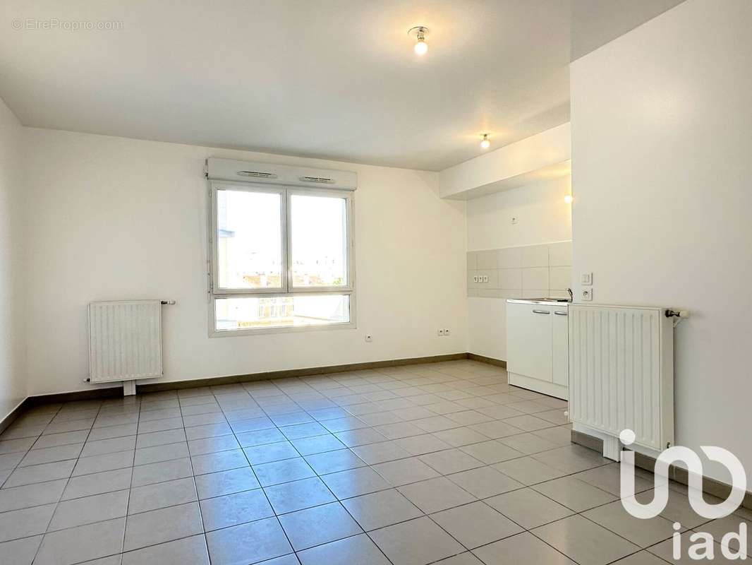 Photo 2 - Appartement à AUBERVILLIERS