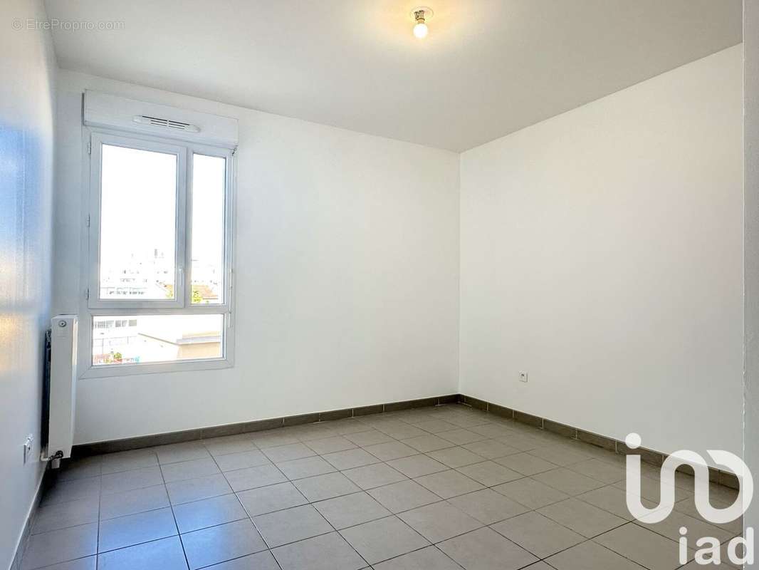 Photo 6 - Appartement à AUBERVILLIERS