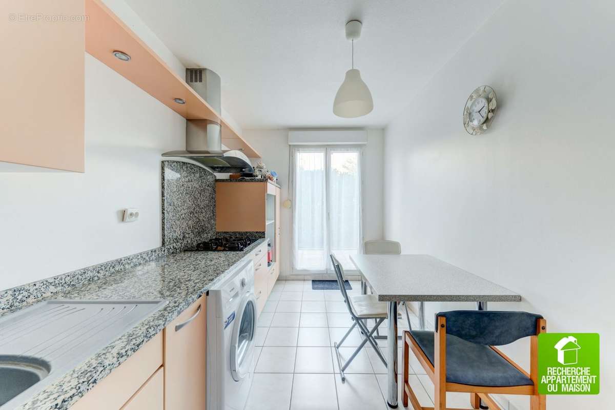 Appartement à MEYZIEU