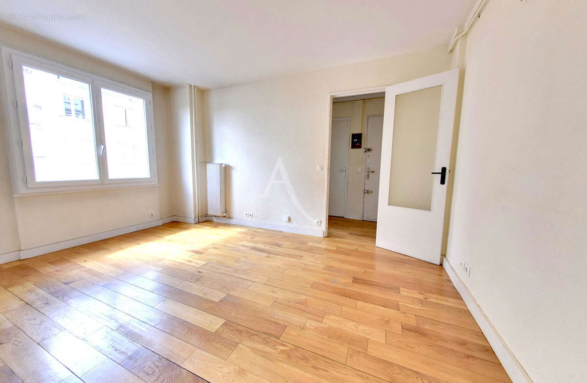 Appartement à LE PERREUX-SUR-MARNE