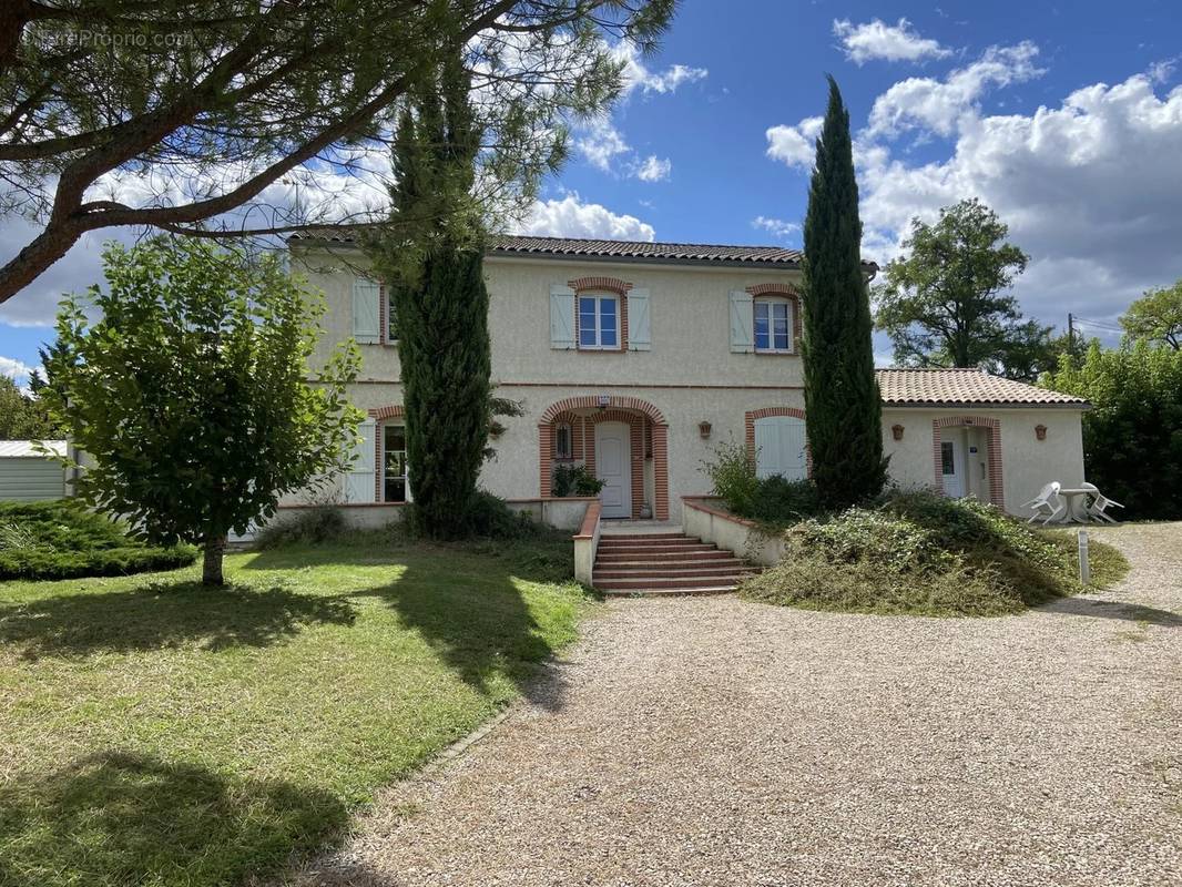 Maison à CAHUZAC-SUR-VERE