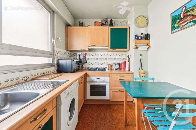 Appartement à NEUILLY-SUR-SEINE