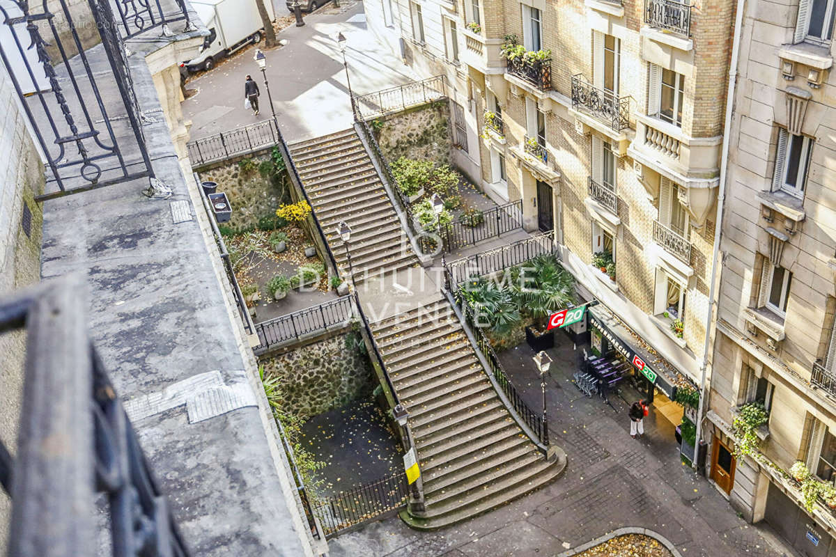 Appartement à PARIS-18E