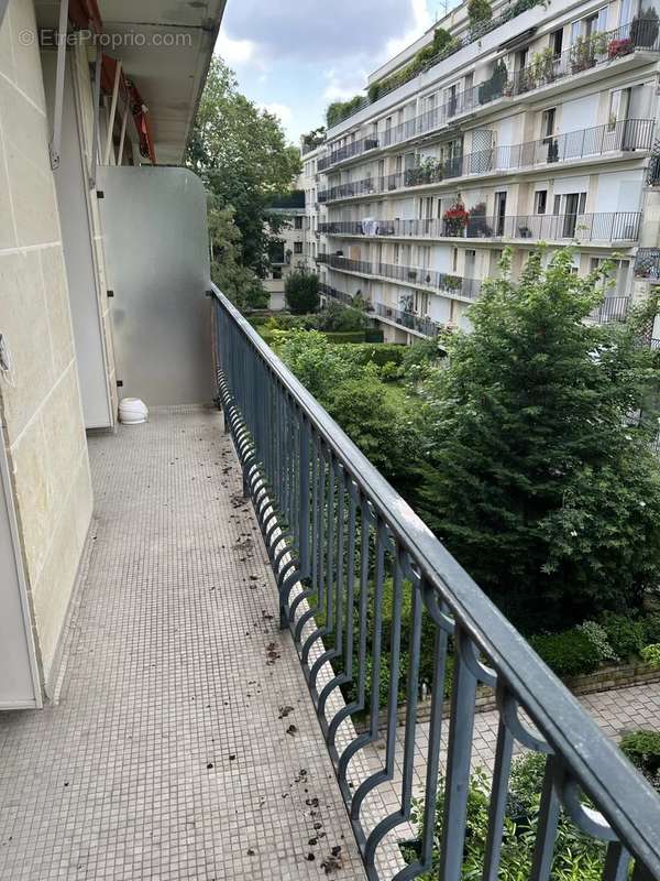 Appartement à NEUILLY-SUR-SEINE