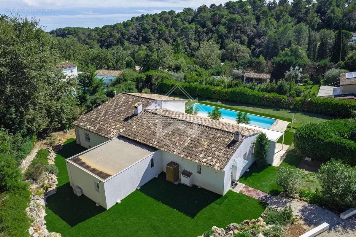 Maison à VALBONNE